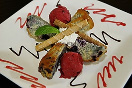 冰激淋,松餅,黑加侖果汁冰糕