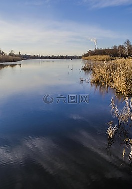 河,為,岸