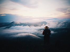 山,單,站在