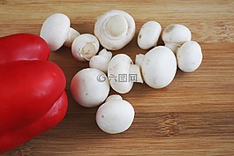 蘑菇,白蘑菇,紅辣椒