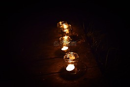 茶,灯,黑暗