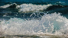 波,砸,海