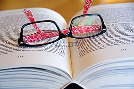 打開的書,閱讀,太陽鏡
