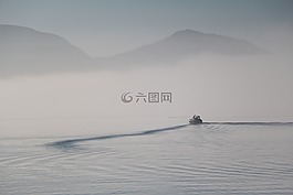 山,水,霧