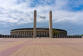 架構(gòu),柏林奧林匹克體育場,fussballstadtion