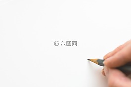 手,铅笔,纸