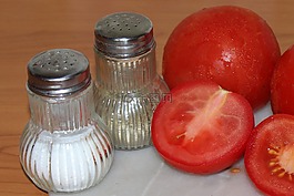 蕃茄,鹽,胡椒