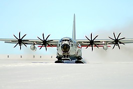 滑雪裝備運輸機,軍事,飛機
