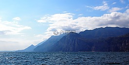 山,海,天空