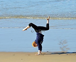 女孩,体操,海边