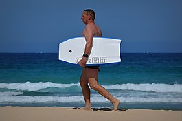 男子,沖浪板,海
