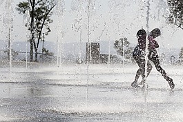 水,水舞者,來源