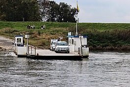 渡輪,汽車,河