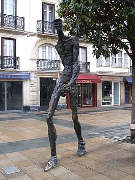 維多利亞,西班牙,雕像