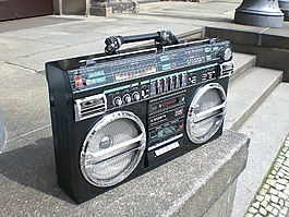 ghettoblaster,內(nèi)置揚(yáng)聲器,老學(xué)校