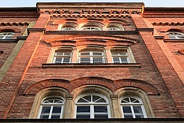 正面,歷史,建設(shè)
