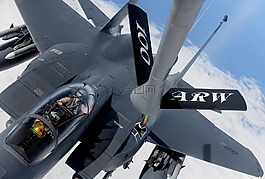 軍事噴氣式飛機(jī),加油,飛行