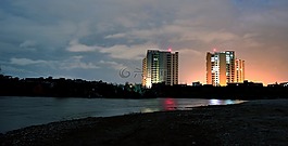 建設(shè),反思,夜