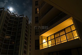 夜,光,公寓