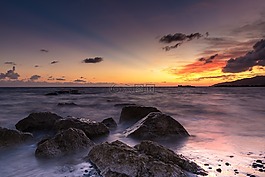 海,太陽,傍晚的天空