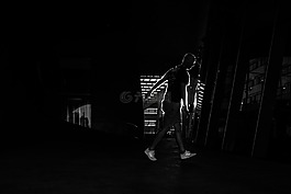 男子,走,側(cè)影