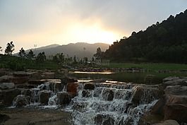 涂海洋,高爾夫球場(chǎng),人工溫泉