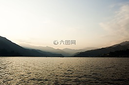湖,費(fèi)瓦湖,日出