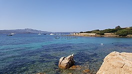 波羅通,撒丁島,巖石