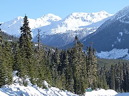 利盧埃,雪覆蓋,山