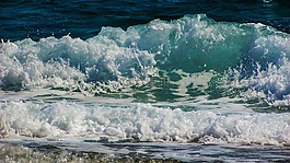 波,砸,海