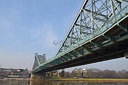 德累斯頓,藍色奇跡,鋼橋