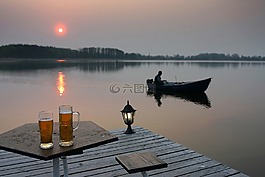 船,落日,酒杯