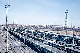 公路列車,貨車,鐵路軌道