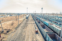 公路列車,貨車,鐵路軌道