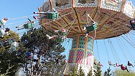 旋轉(zhuǎn)木馬,主題,游樂(lè)場(chǎng)