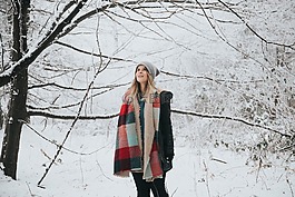 人,女子,树