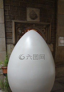 雞蛋,巨人,巴塞羅那