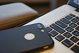 iphone 7加,黑,macbook
