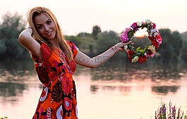 女孩,日落,花圈