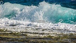 波,砸,海