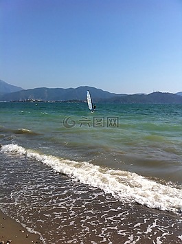 海,海灘,沖浪的風