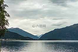 人體內(nèi)的水,性質(zhì),旅行