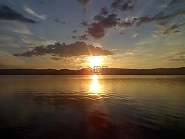 湖,光滑的表面,水