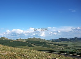 群山,風(fēng)車,白云