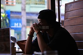 可悲的男孩,咖啡,可悲的男人
