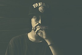 沉默,嘻哈,可悲的男孩