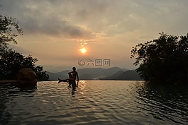 瀑布,日落,池