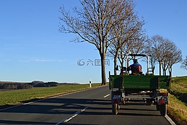 拖拉機(jī),天空,藍(lán)色