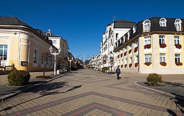 安斯基,捷克共和國,側翼