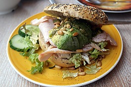 面包圈,牛油果,食品
